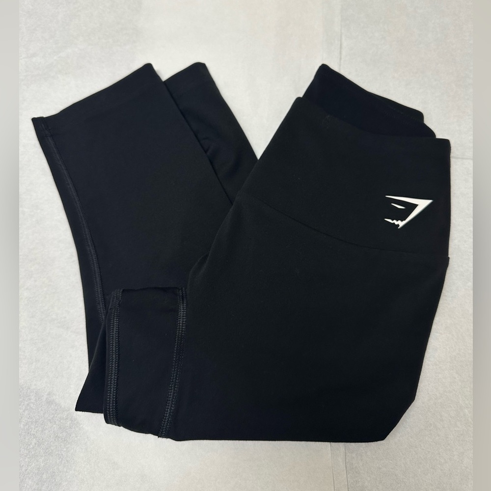 NWOT:Gymshark  Crop Leggings🍒